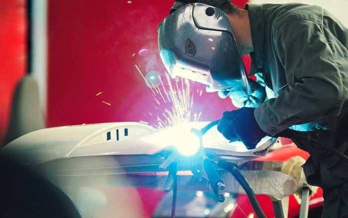 welding-repair-repair-detail-in-car-auto-service